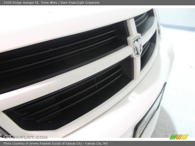 Stone White / Dark Khaki/Light Graystone 2008 Dodge Avenger SE