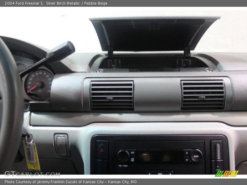 Silver Birch Metallic / Pebble Beige 2004 Ford Freestar S