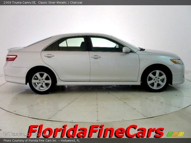 Classic Silver Metallic / Charcoal 2009 Toyota Camry SE