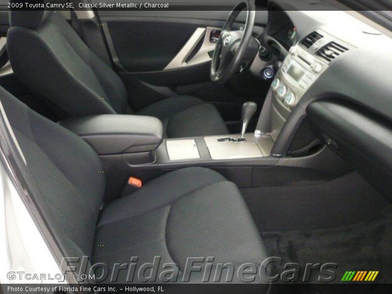Classic Silver Metallic / Charcoal 2009 Toyota Camry SE