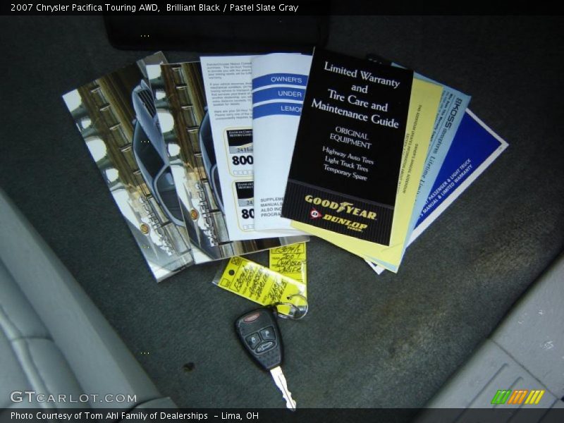 Brilliant Black / Pastel Slate Gray 2007 Chrysler Pacifica Touring AWD