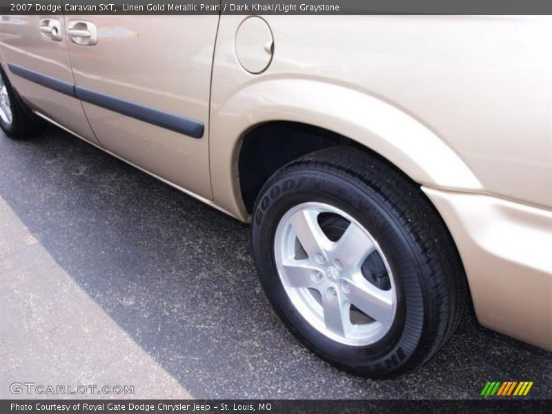 Linen Gold Metallic Pearl / Dark Khaki/Light Graystone 2007 Dodge Caravan SXT