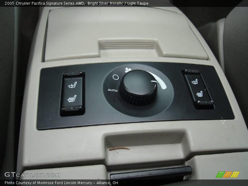 Bright Silver Metallic / Light Taupe 2005 Chrysler Pacifica Signature Series AWD