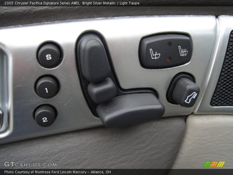 Bright Silver Metallic / Light Taupe 2005 Chrysler Pacifica Signature Series AWD