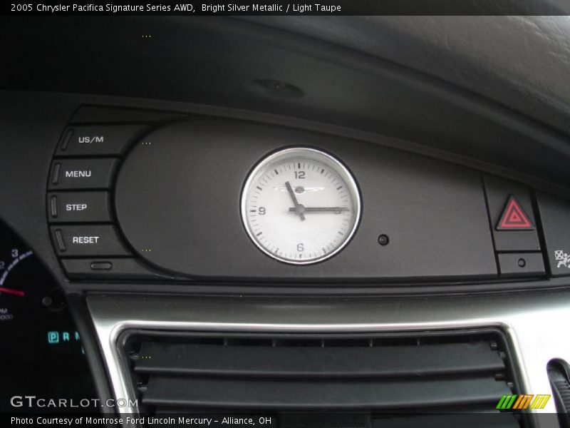 Bright Silver Metallic / Light Taupe 2005 Chrysler Pacifica Signature Series AWD