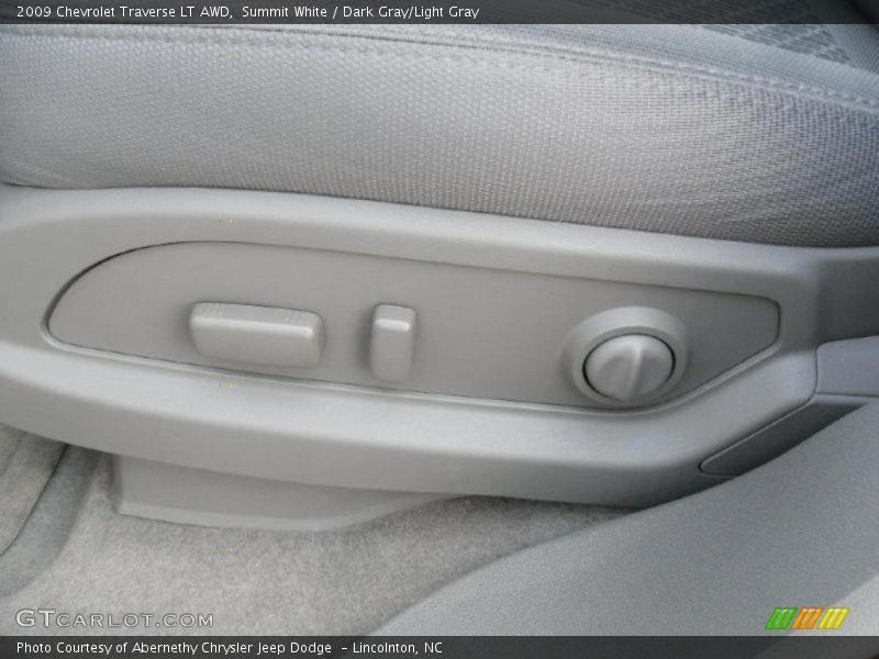 Summit White / Dark Gray/Light Gray 2009 Chevrolet Traverse LT AWD