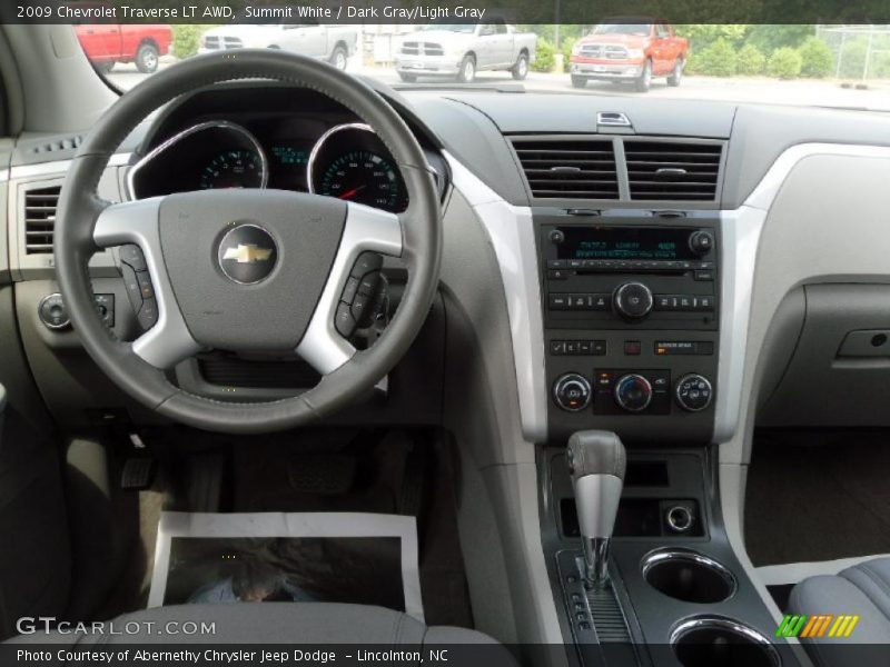 Summit White / Dark Gray/Light Gray 2009 Chevrolet Traverse LT AWD