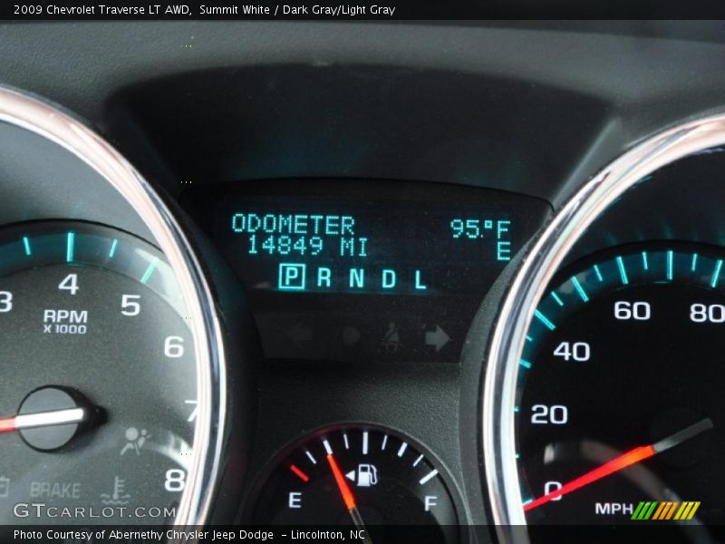 Summit White / Dark Gray/Light Gray 2009 Chevrolet Traverse LT AWD