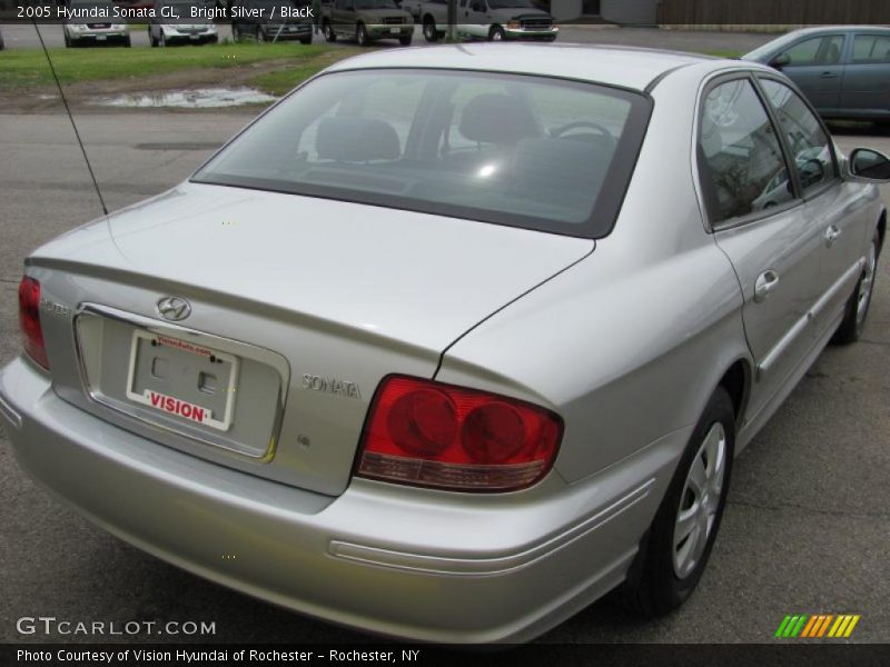 Bright Silver / Black 2005 Hyundai Sonata GL