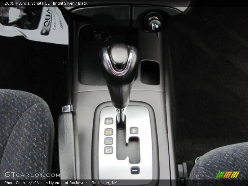 Bright Silver / Black 2005 Hyundai Sonata GL
