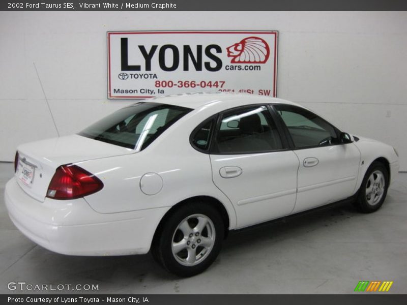 Vibrant White / Medium Graphite 2002 Ford Taurus SES