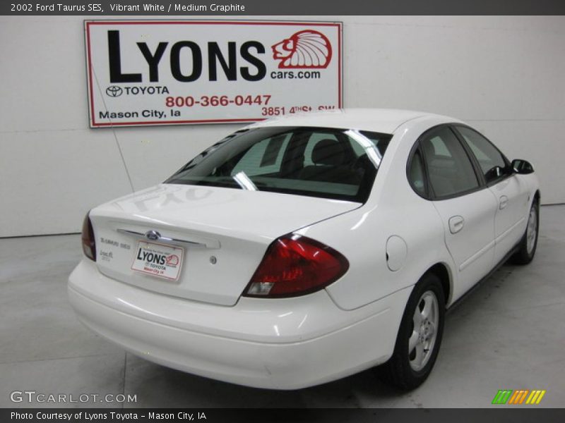 Vibrant White / Medium Graphite 2002 Ford Taurus SES