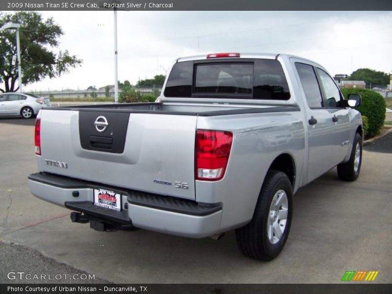 Radiant Silver / Charcoal 2009 Nissan Titan SE Crew Cab