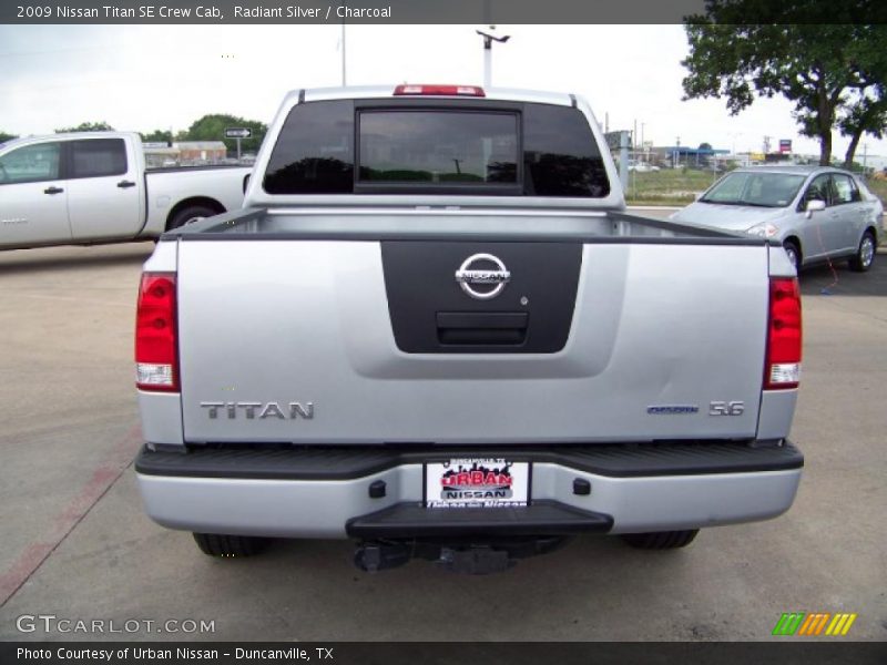 Radiant Silver / Charcoal 2009 Nissan Titan SE Crew Cab