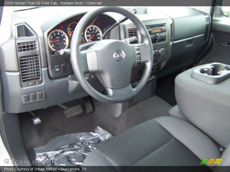 Radiant Silver / Charcoal 2009 Nissan Titan SE Crew Cab