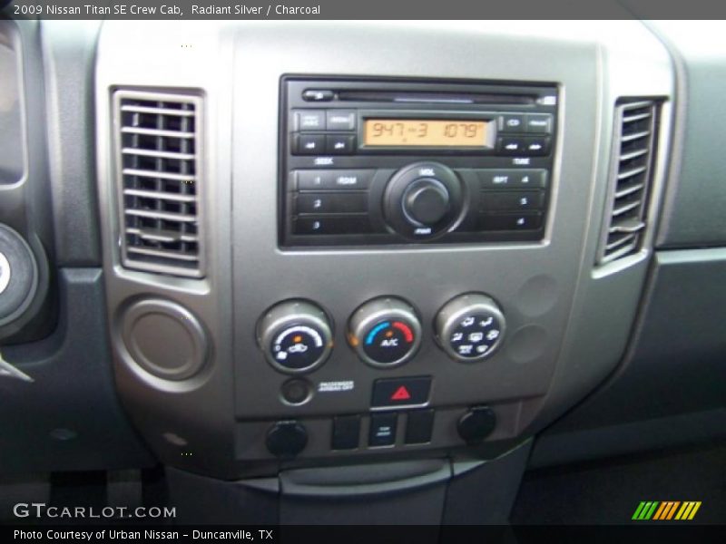 Radiant Silver / Charcoal 2009 Nissan Titan SE Crew Cab