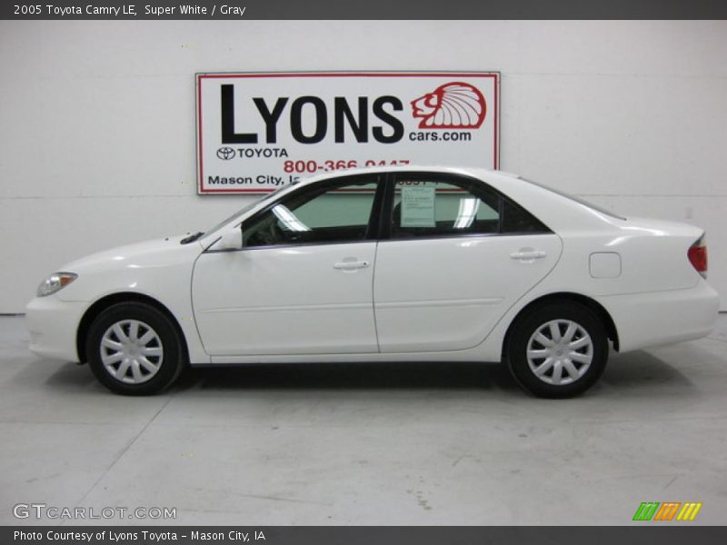Super White / Gray 2005 Toyota Camry LE