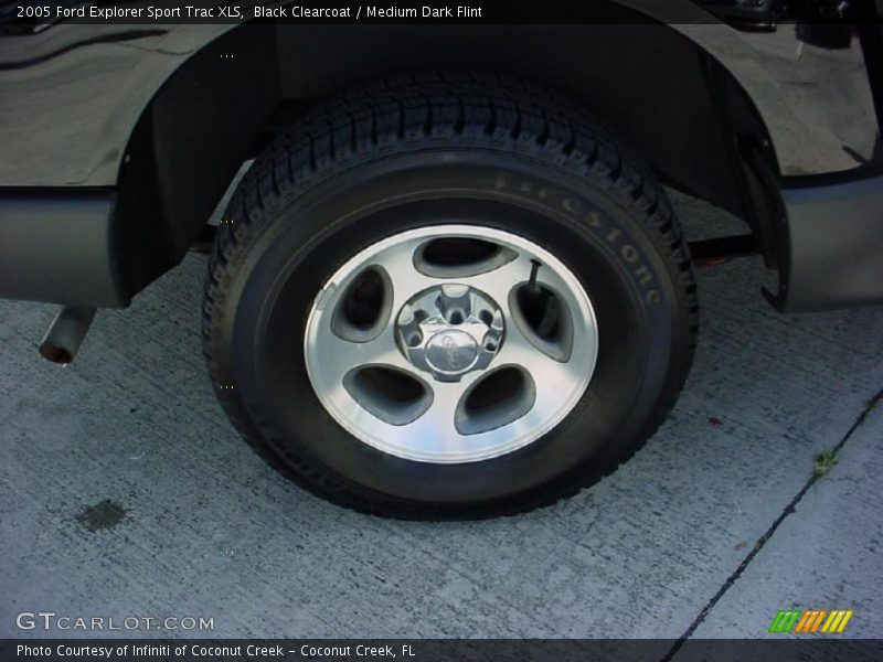 Black Clearcoat / Medium Dark Flint 2005 Ford Explorer Sport Trac XLS
