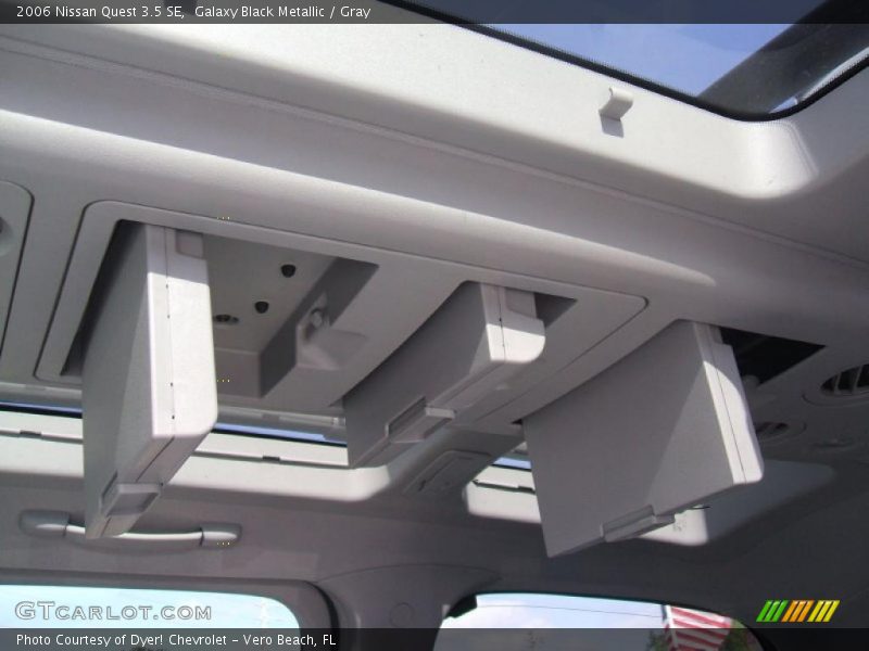 Galaxy Black Metallic / Gray 2006 Nissan Quest 3.5 SE