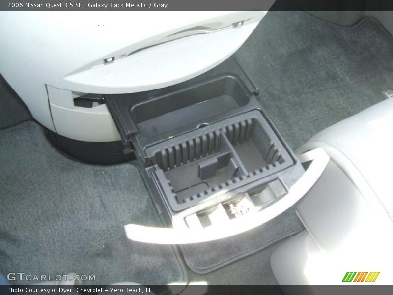 Galaxy Black Metallic / Gray 2006 Nissan Quest 3.5 SE