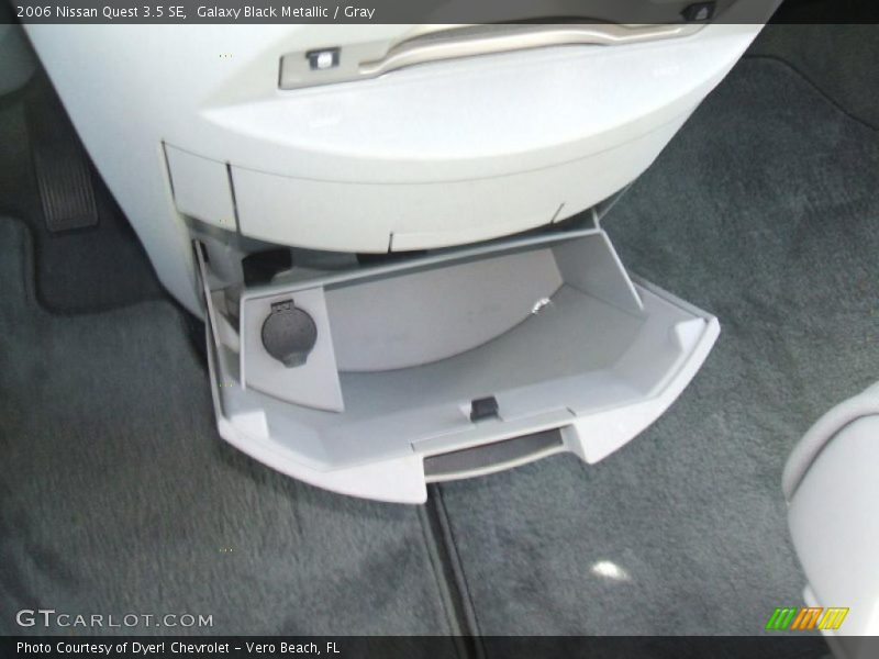 Galaxy Black Metallic / Gray 2006 Nissan Quest 3.5 SE