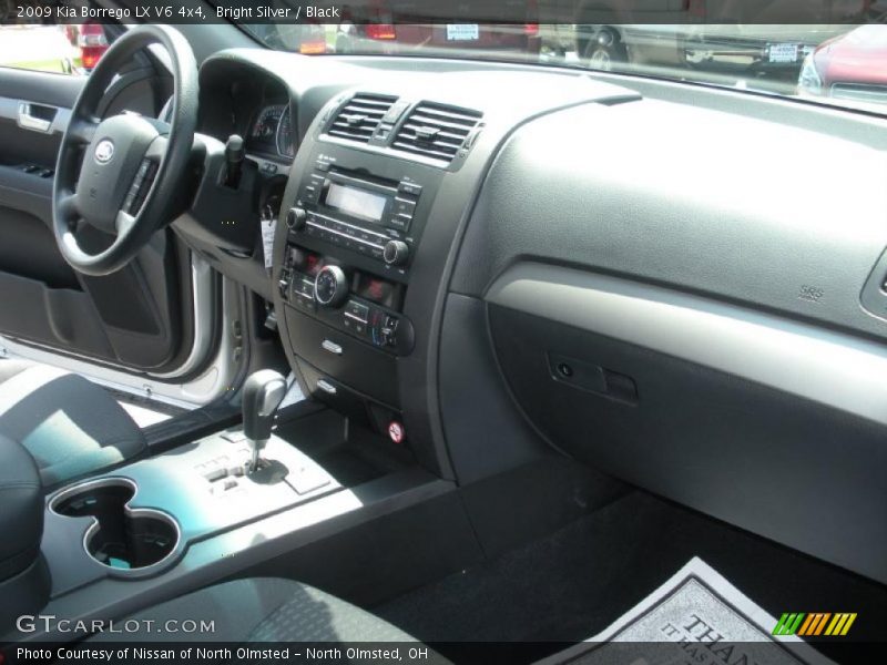 Bright Silver / Black 2009 Kia Borrego LX V6 4x4