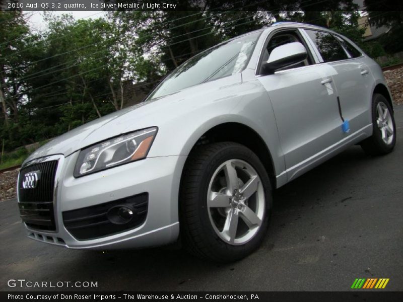 Ice Silver Metallic / Light Grey 2010 Audi Q5 3.2 quattro