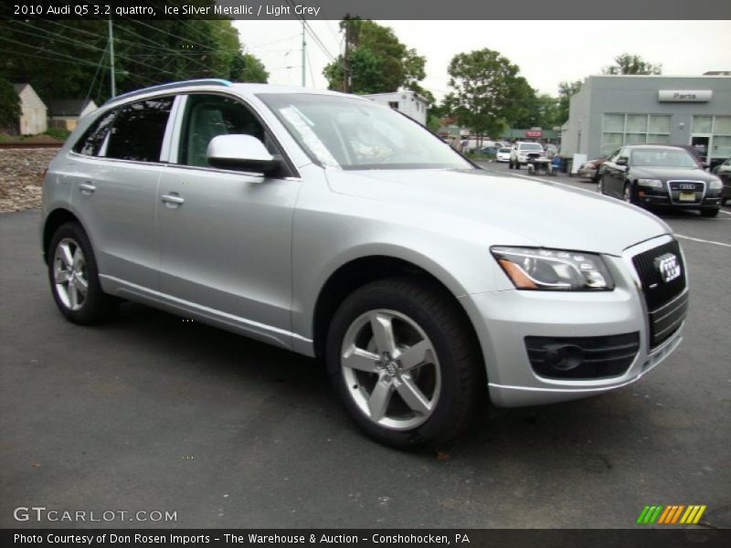 Ice Silver Metallic / Light Grey 2010 Audi Q5 3.2 quattro