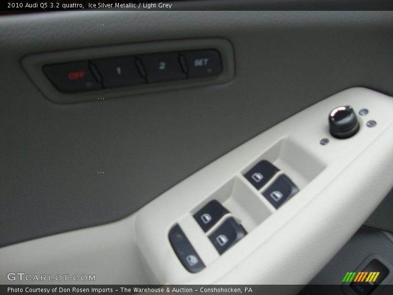 Ice Silver Metallic / Light Grey 2010 Audi Q5 3.2 quattro