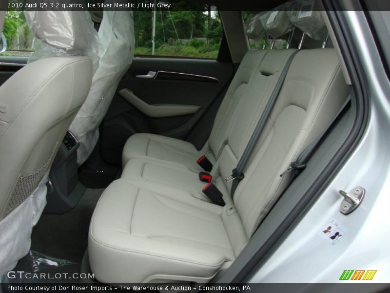 Ice Silver Metallic / Light Grey 2010 Audi Q5 3.2 quattro