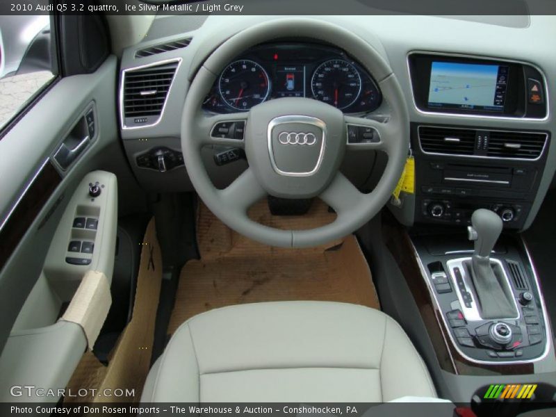 Ice Silver Metallic / Light Grey 2010 Audi Q5 3.2 quattro