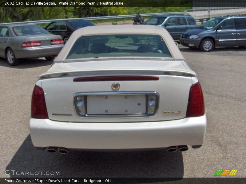 White Diamond Pearl / Neutral Shale 2002 Cadillac DeVille Sedan