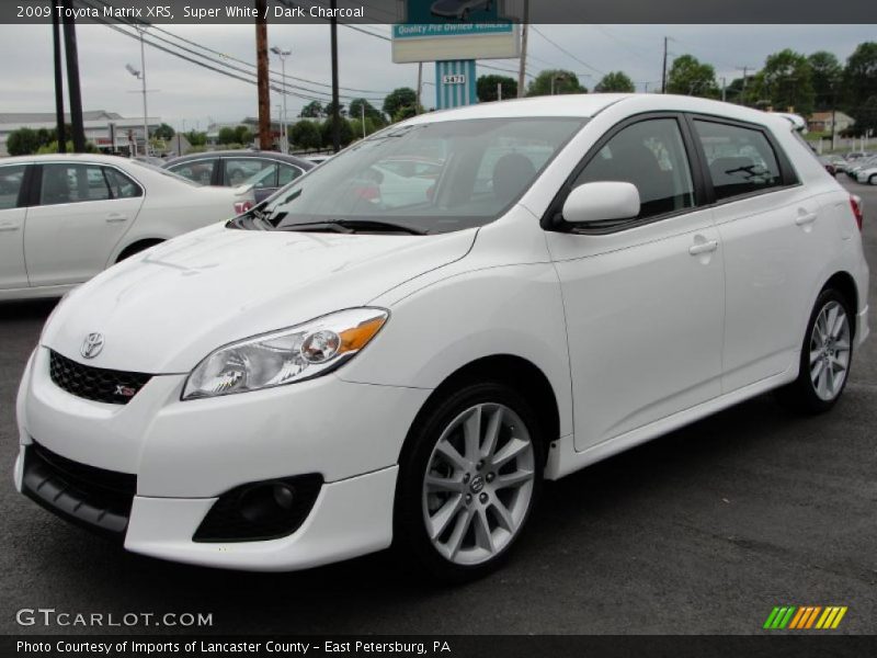 Super White / Dark Charcoal 2009 Toyota Matrix XRS