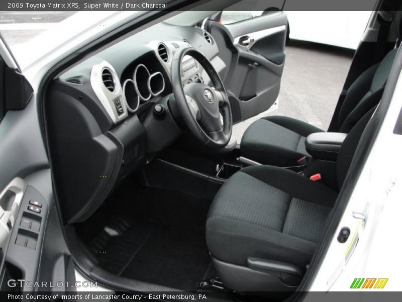 Super White / Dark Charcoal 2009 Toyota Matrix XRS