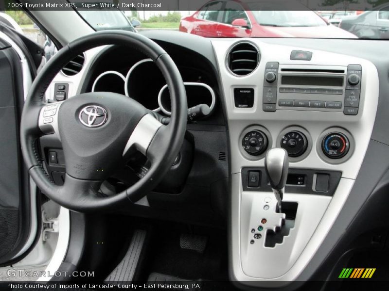 Super White / Dark Charcoal 2009 Toyota Matrix XRS