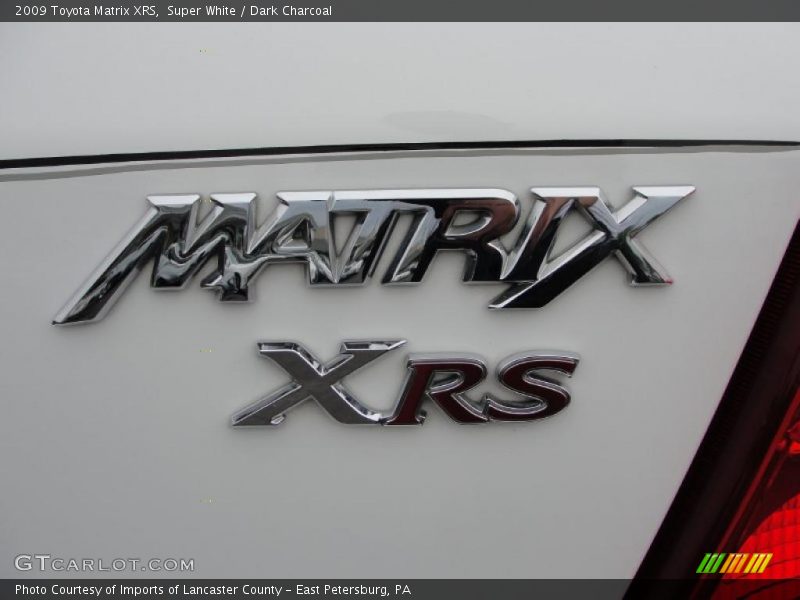 Super White / Dark Charcoal 2009 Toyota Matrix XRS