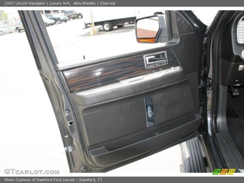 Alloy Metallic / Charcoal 2007 Lincoln Navigator L Luxury 4x4