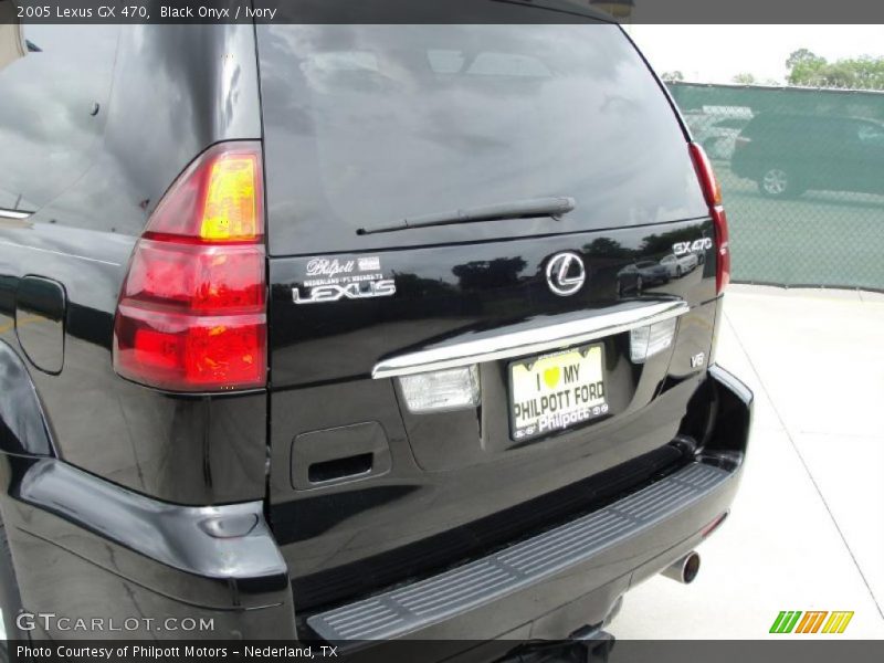 Black Onyx / Ivory 2005 Lexus GX 470
