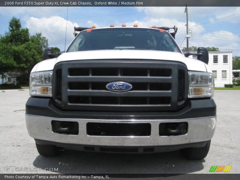 Oxford White / Medium Flint 2006 Ford F350 Super Duty XL Crew Cab Chassis