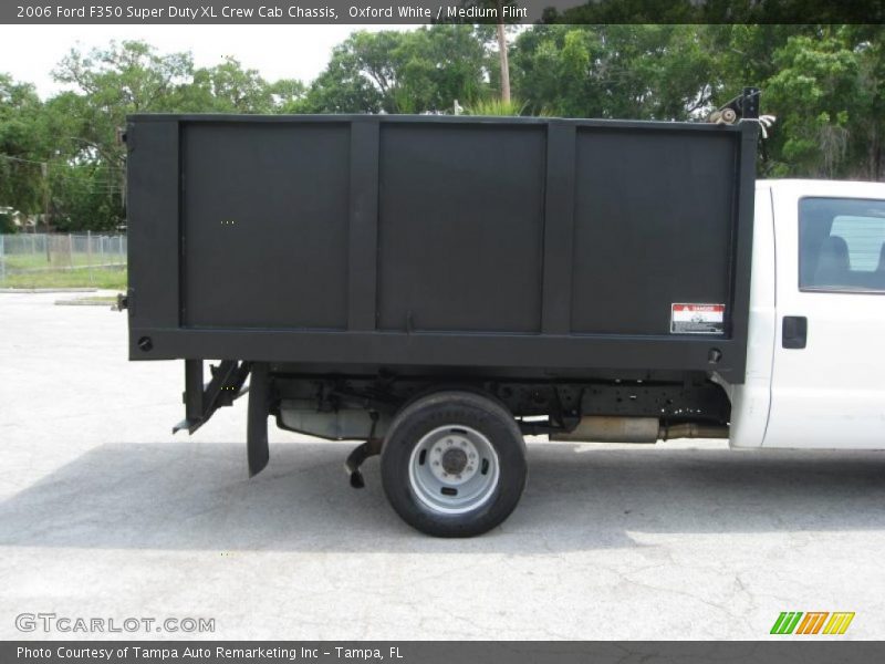 Oxford White / Medium Flint 2006 Ford F350 Super Duty XL Crew Cab Chassis