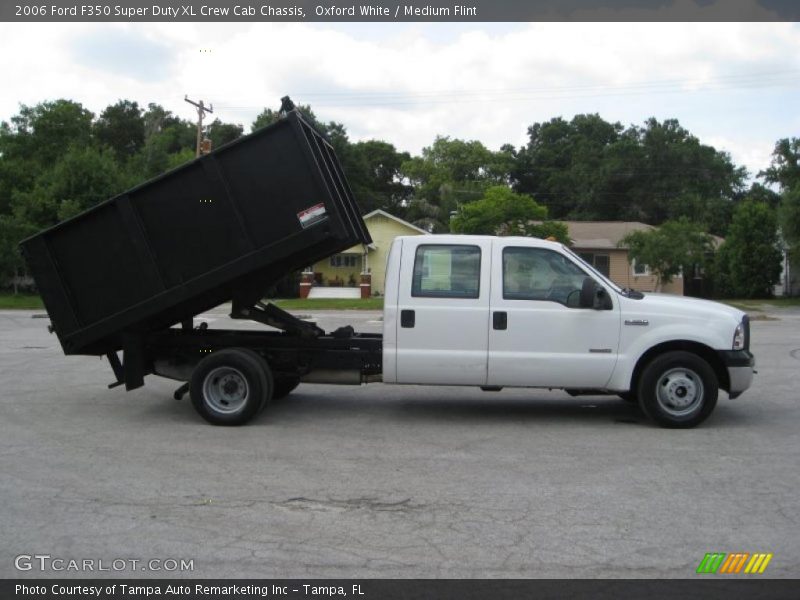 Oxford White / Medium Flint 2006 Ford F350 Super Duty XL Crew Cab Chassis