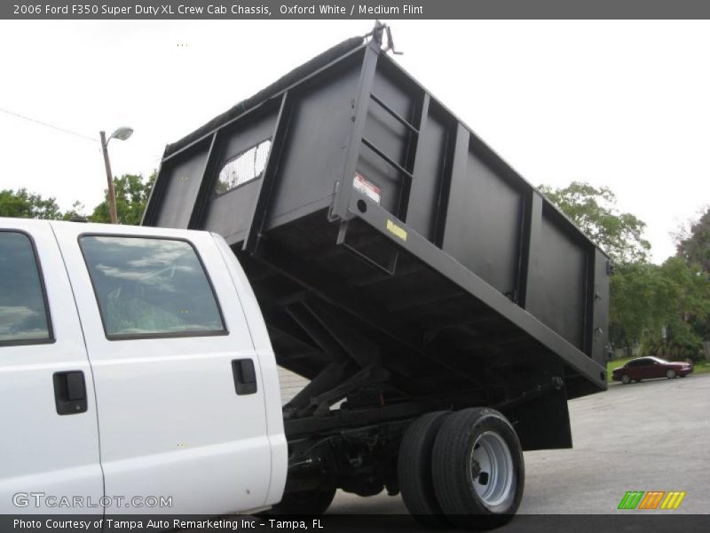 Oxford White / Medium Flint 2006 Ford F350 Super Duty XL Crew Cab Chassis