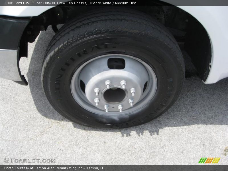 Oxford White / Medium Flint 2006 Ford F350 Super Duty XL Crew Cab Chassis