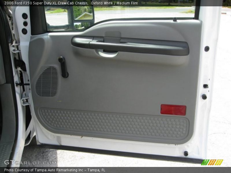 Oxford White / Medium Flint 2006 Ford F350 Super Duty XL Crew Cab Chassis
