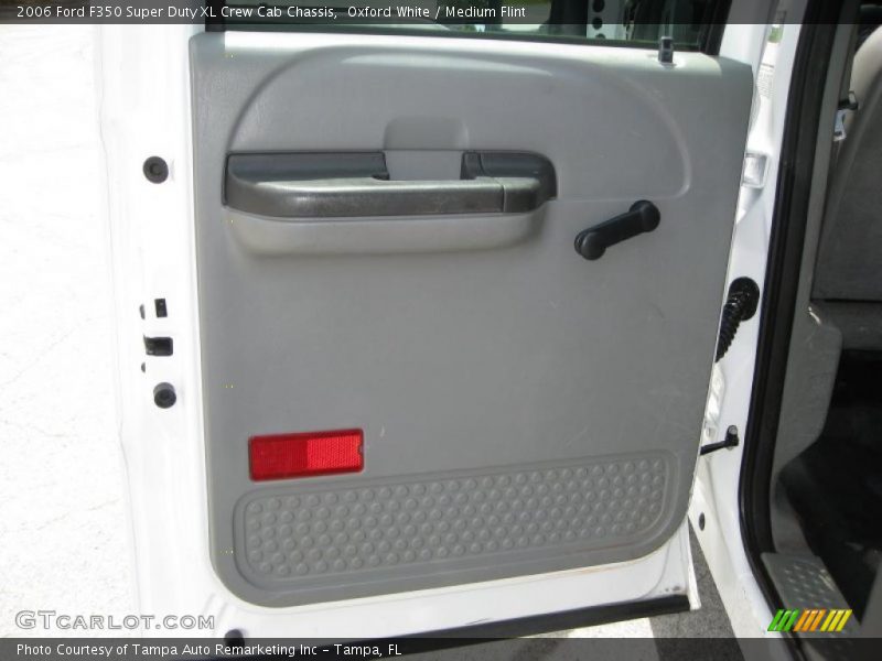 Oxford White / Medium Flint 2006 Ford F350 Super Duty XL Crew Cab Chassis
