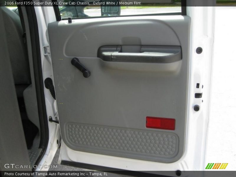 Oxford White / Medium Flint 2006 Ford F350 Super Duty XL Crew Cab Chassis