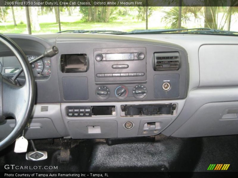 Oxford White / Medium Flint 2006 Ford F350 Super Duty XL Crew Cab Chassis