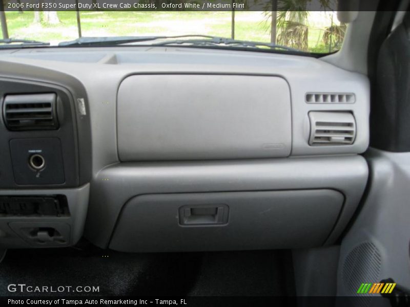 Oxford White / Medium Flint 2006 Ford F350 Super Duty XL Crew Cab Chassis