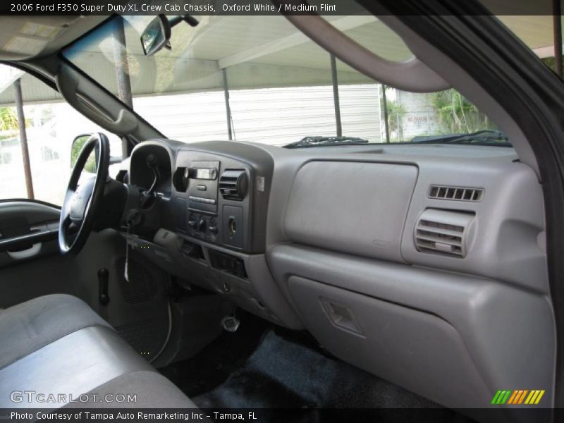 Oxford White / Medium Flint 2006 Ford F350 Super Duty XL Crew Cab Chassis