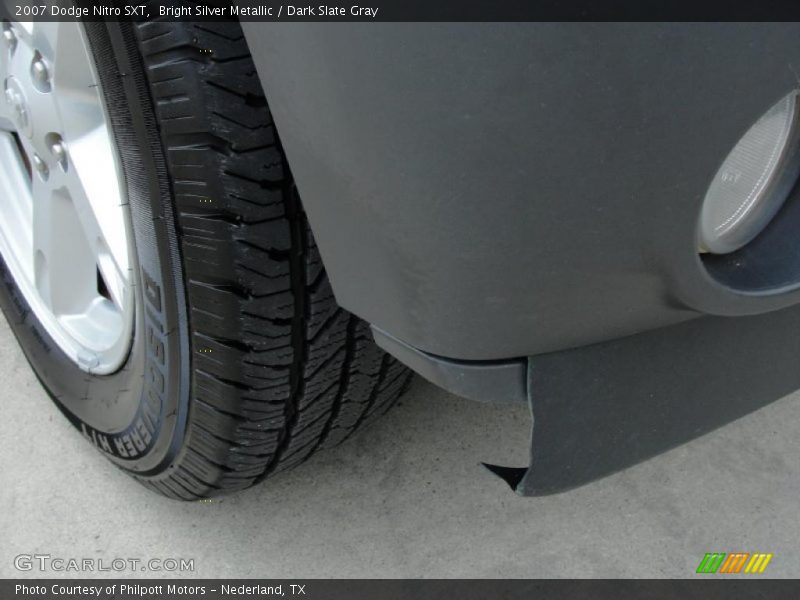 Bright Silver Metallic / Dark Slate Gray 2007 Dodge Nitro SXT